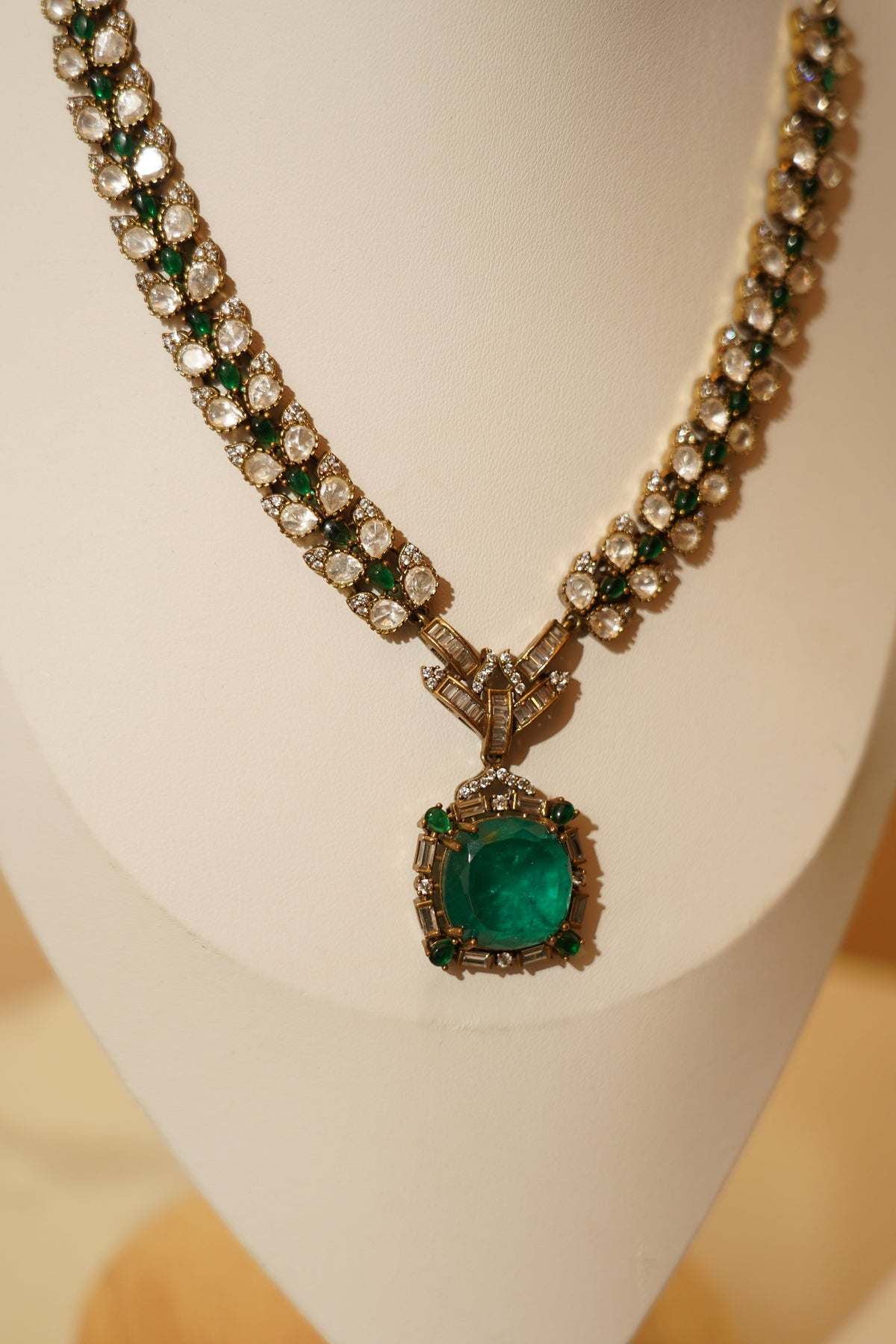 Emerald Royale Set