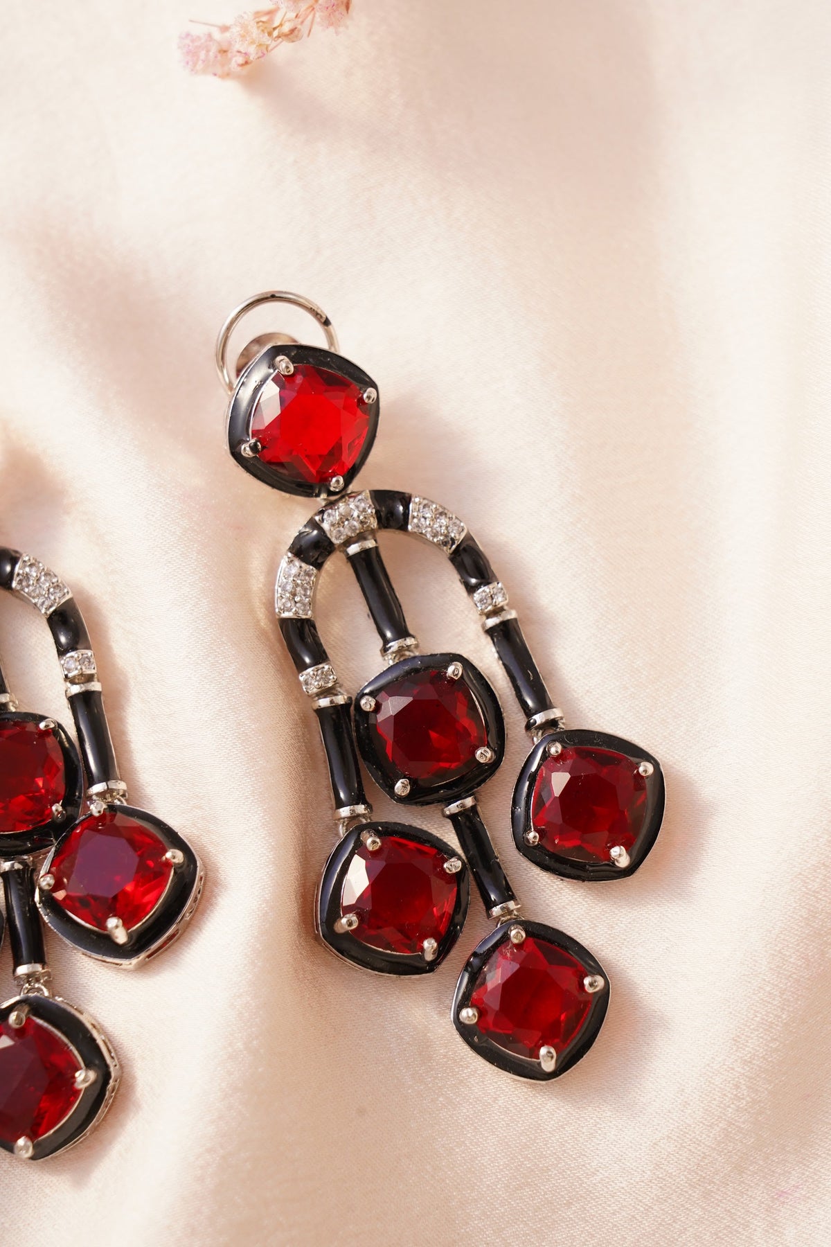 Ruby Noir